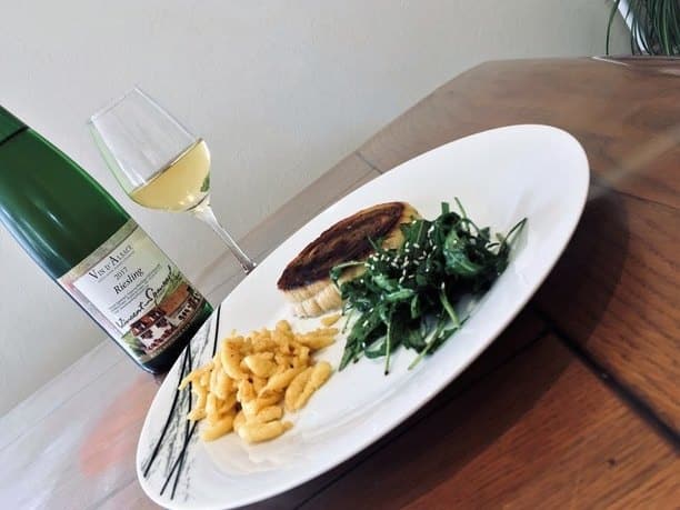 Vins Classiques d’Alsace du Domaine Vincent Spannagel servis à table